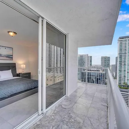 Iconic High Floor 3 Bedrooms In The Heart Of Miami Exterior photo