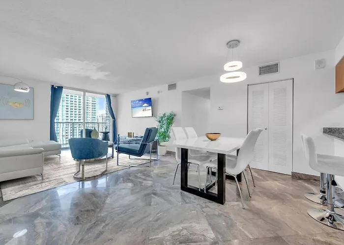 Iconic High Floor 3 Bedrooms In The Heart Of Miami